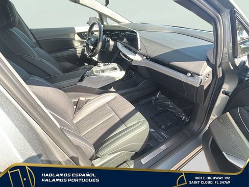 Used 2025 Cadillac Optiq Sport 2 w/ LPO, Floor Liner Package AWD/4WD image 31