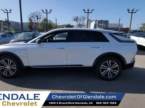 Certified 2024 Cadillac Lyriq Luxury image 5