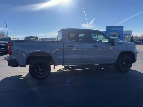 Used 2024 Chevrolet Silverado 1500 Custom Trail Boss w/ Dark Appearance Package image 9