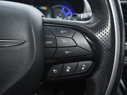 Used 2021 Chrysler Pacifica Limited w/ S Appearance Package image 21