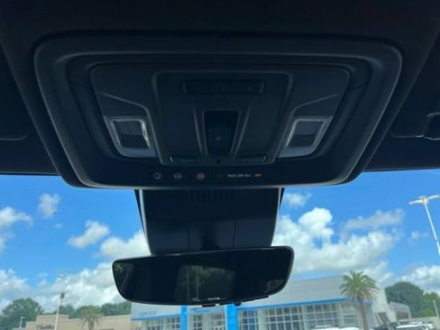 Used 2024 Chevrolet Silverado 1500 High Country w/ Technology Package AWD/4WD image 35