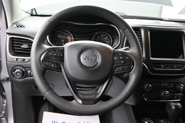 Used 2021 Jeep Cherokee Trailhawk w/ Trailer Tow Group AWD/4WD image 30