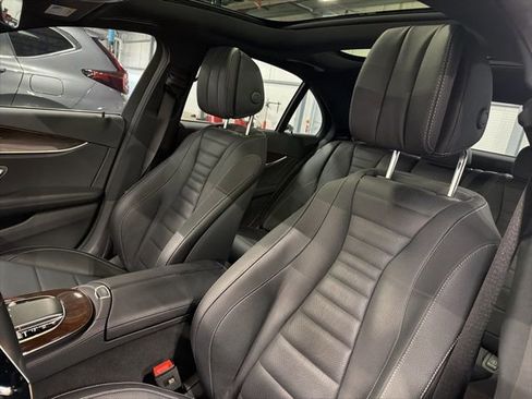 Used 2023 Mercedes-Benz E 350 4MATIC Sedan image 9
