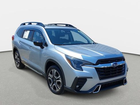 Used 2025 Subaru Ascent Touring AWD/4WD image 3