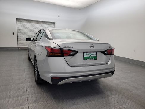 Used 2024 Nissan Altima 2.5 SV image 6