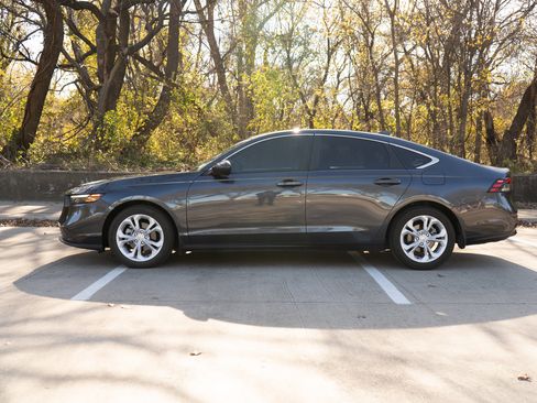 Certified 2023 Honda Accord LX image 6