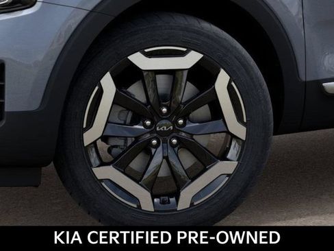 Certified 2025 Kia Telluride S FWD image 9