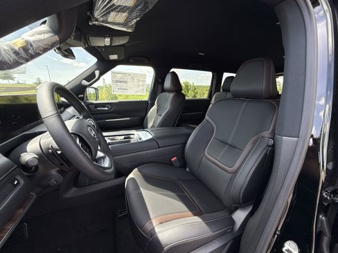 New 2025 Nissan Armada SL w/ Captain's Chari Seat Package image 20