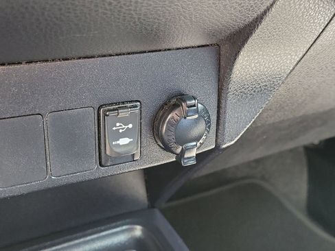 Used 2015 Toyota RAV4 XLE FWD image 27