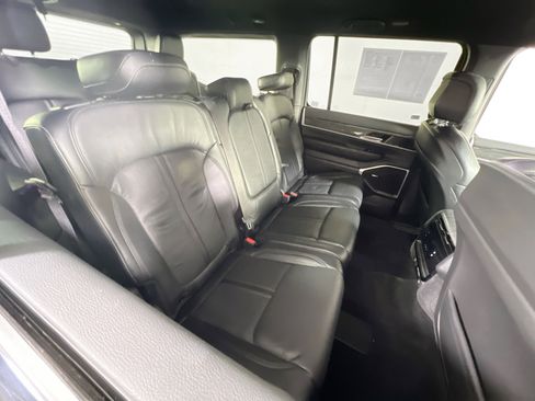 Used 2022 Jeep Wagoneer Series II image 27