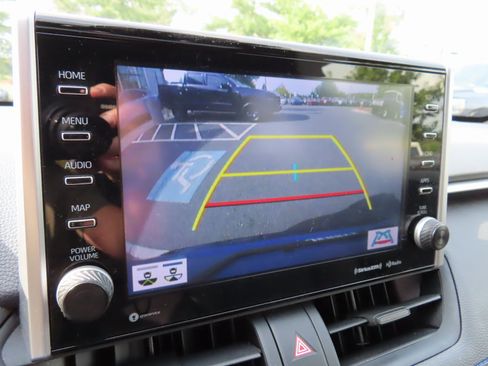 Used 2022 Toyota RAV4 SE w/ Convenience Package image 23