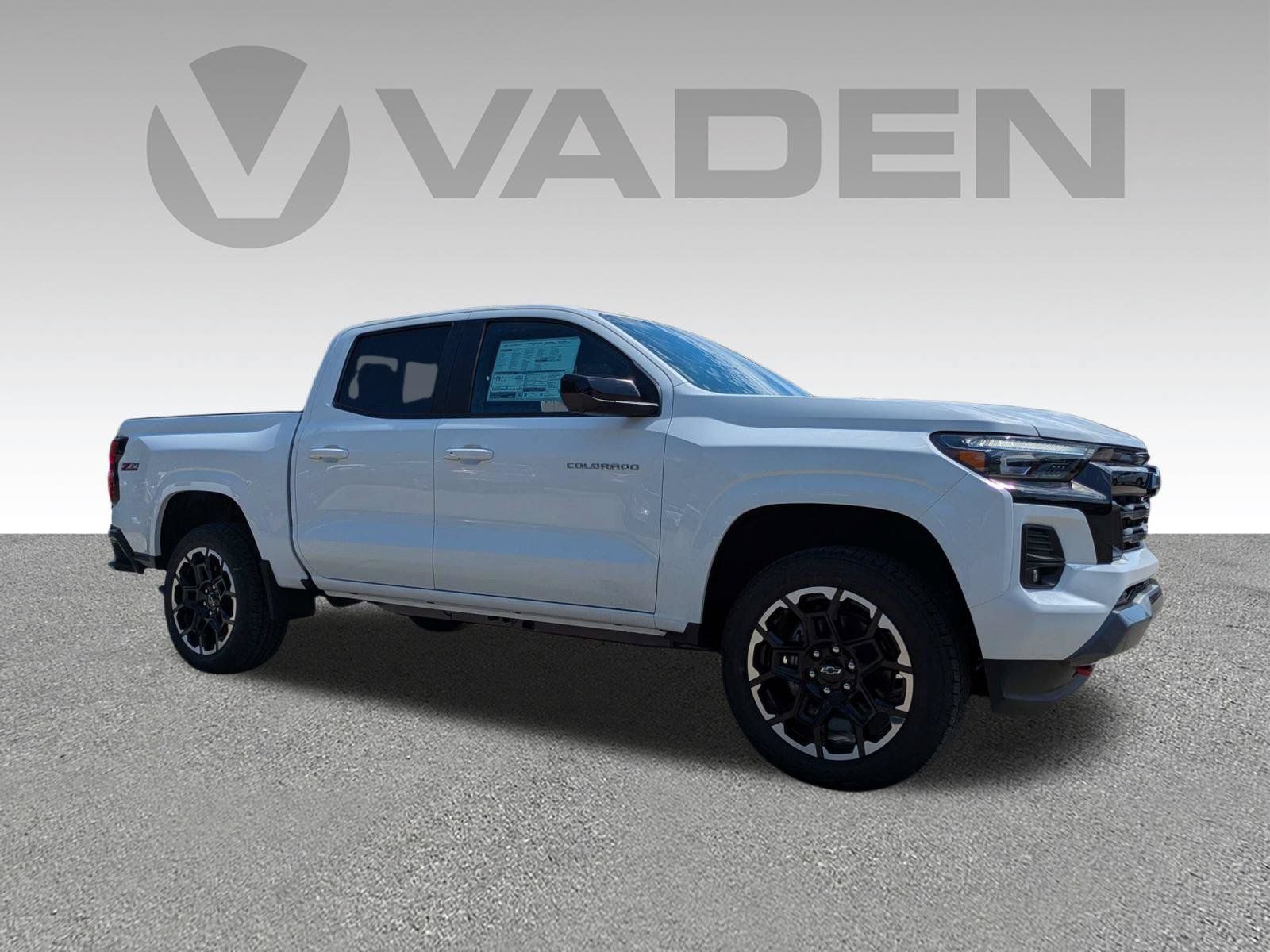 New 2026 Chevrolet Colorado Z71 w/ Technology Package AWD/4WD image 3