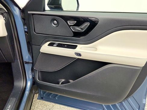 Used 2026 Lincoln Aviator Reserve AWD/4WD image 24