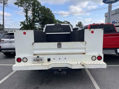 Used 2018 RAM 3500 Tradesman w/ Chrome Appearance Group RWD image 5