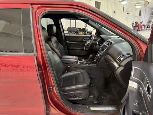 Used 2017 Ford Explorer Limited image 14