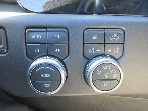 New 2026 GMC Sierra 1500 SLT w/ SLT Premium Plus Package image 17