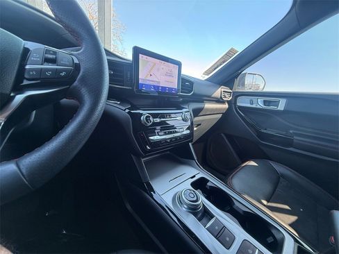 Used 2023 Ford Explorer ST-Line w/ Class IV Trailer Tow Package image 15