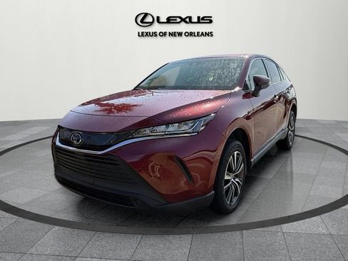 Used 2022 Toyota Venza LE image 4