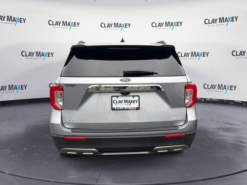 Used 2022 Ford Explorer XLT w/ Equipment Group 202A AWD/4WD image 4