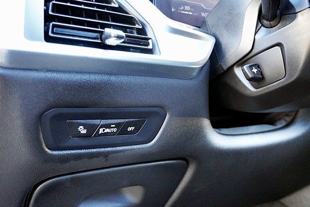 Used 2025 BMW X5 xDrive50e AWD/4WD image 34