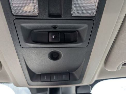 Used 2018 RAM 1500 SLT AWD/4WD image 24