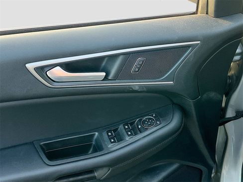 Used 2024 Ford Edge SEL image 17