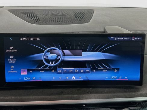 Used 2024 BMW X5 sDrive40i image 24