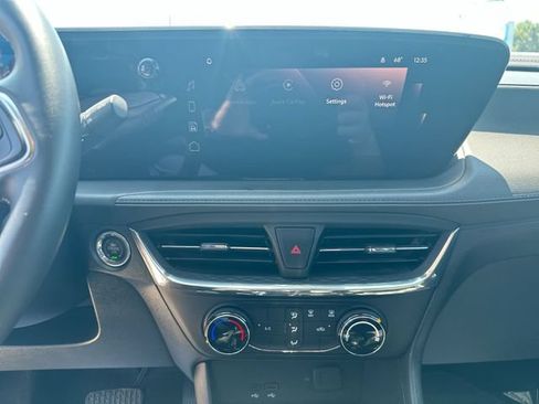 Used 2025 Buick Encore GX Preferred FWD image 16