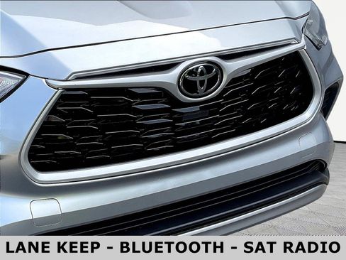 Used 2023 Toyota Highlander L AWD/4WD image 34