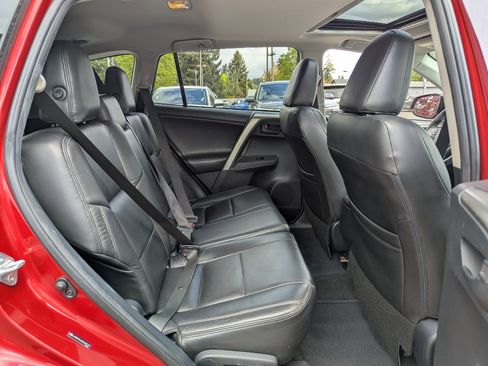 Used 2013 Toyota RAV4 XLE image 29