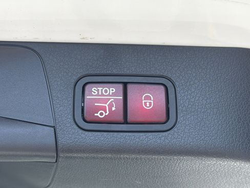 Used 2021 Mercedes-Benz GLB 250 image 30