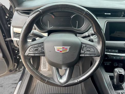 Used 2019 Cadillac XT4 Premium Luxury w/ Cold Weather Package FWD image 22