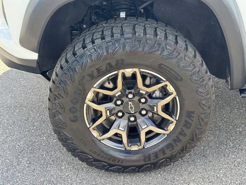 Certified 2024 Chevrolet Colorado ZR2 w/ Safety Package AWD/4WD image 10