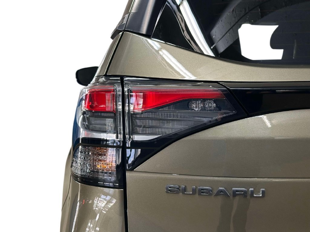 Used 2025 Subaru Forester Touring w/ Popular Package - Touring AWD/4WD image 33