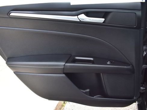 Used 2019 Ford Fusion Energi Titanium FWD image 37