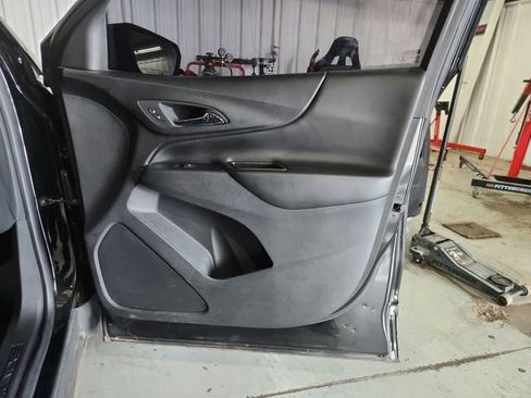 Used 2020 Chevrolet Equinox LT FWD image 24