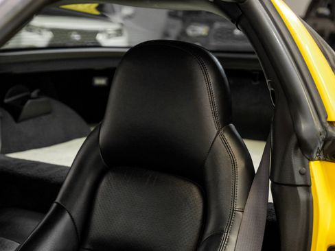 Used 2006 Chevrolet Corvette Coupe w/ Preferred Equipment Group image 28