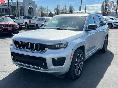 Used 2024 Jeep Grand Cherokee L Overland w/ Trailer Tow Package AWD/4WD image 2