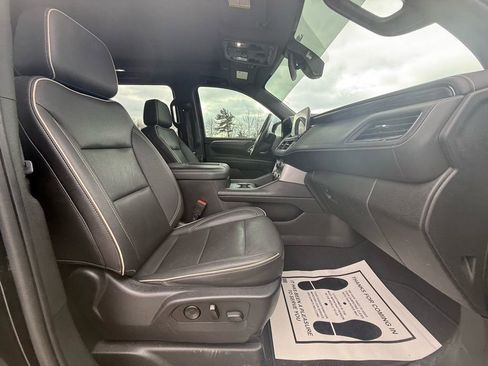 Used 2022 GMC Yukon XL SLT w/ SLT Luxury Package image 33