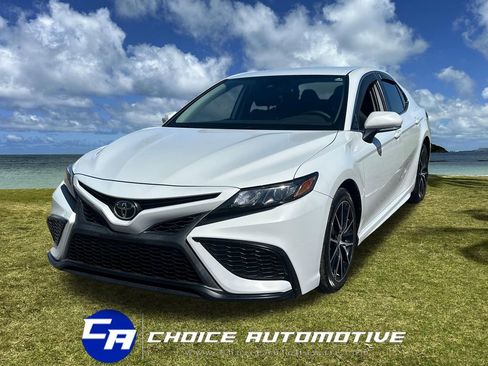 Used 2023 Toyota Camry SE image 1