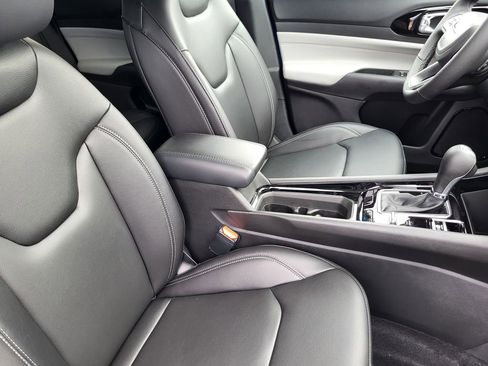 New 2026 Jeep Compass Limited image 13