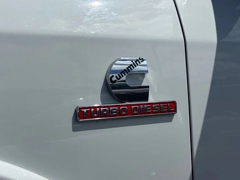 Used 2022 RAM 2500 Laramie AWD/4WD image 4
