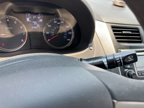 Used 2015 Hyundai Accent GLS FWD image 22