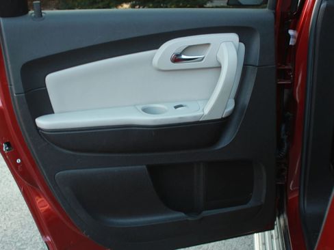 Used 2011 Chevrolet Traverse LTZ w/ LPO, 'HIT The Road' Package AWD/4WD image 23
