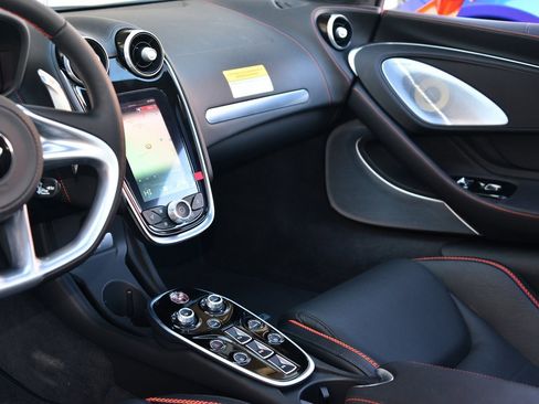 Used 2023 McLaren GT image 11