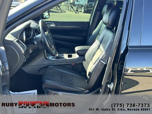 Used 2020 Jeep Grand Cherokee Altitude AWD/4WD image 11