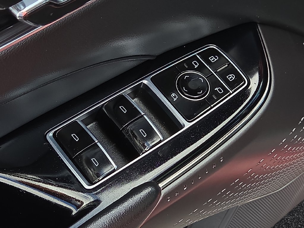 Used 2024 Cadillac Lyriq Sport RWD image 14