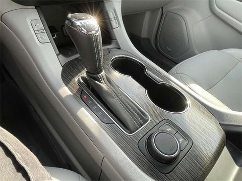 Used 2018 GMC Acadia SLT image 24