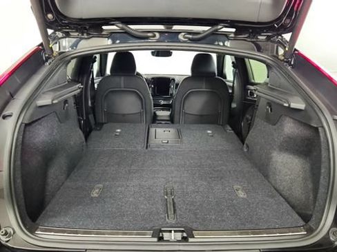 Certified 2023 Volvo C40 P8 Recharge Plus w/ Protection Package Premier AWD/4WD image 40