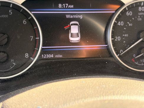 Used 2025 Nissan Sentra SV w/ Trunk Package FWD image 9
